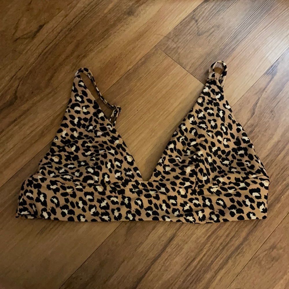 American Eagle cheetah print bathing suit top